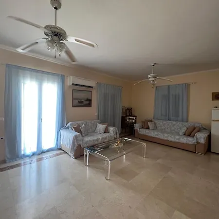 Mani Kamares House Gythio