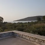 Mani Kamares House * Gythio