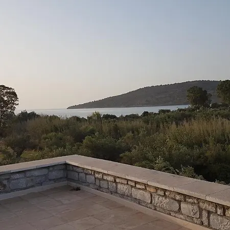 Mani Kamares House * Gythio