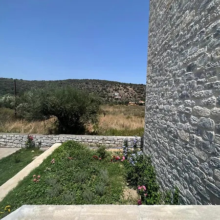 Villa Mani Kamares Estate *