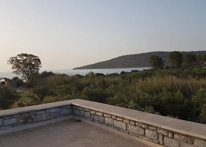 Mani Kamares House * Gythio