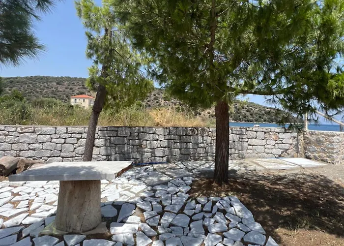 Mani Kamares House * Gythio