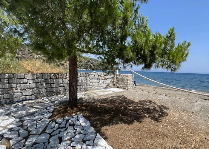 Mani Kamares House Gythio