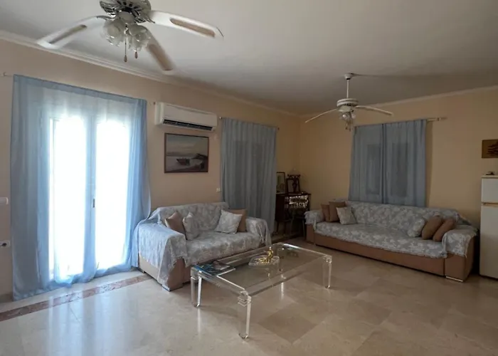 Mani Kamares House Gythio